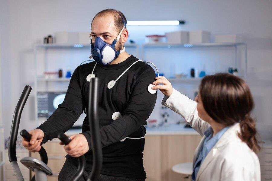 How Does EWOT Differ from Traditional Oxygen Therapy