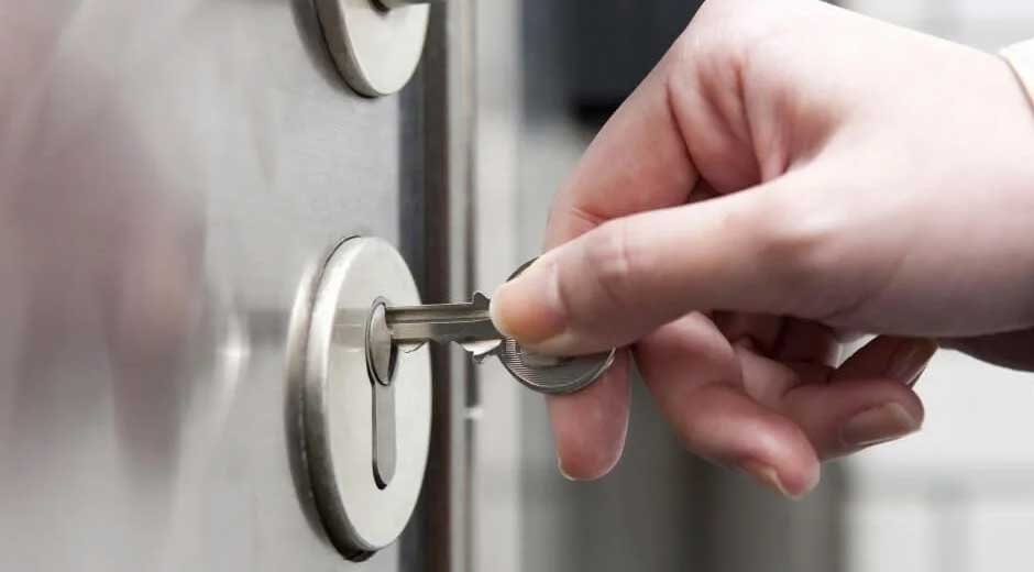 The Benefits of Choosing Local Locksmiths in Los Angeles for Home Security Needs