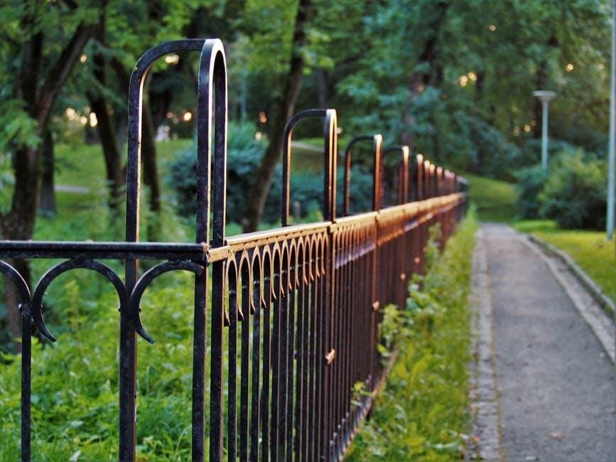 Why Aluminum Black Fencing is Best Choice for Large Property Owners