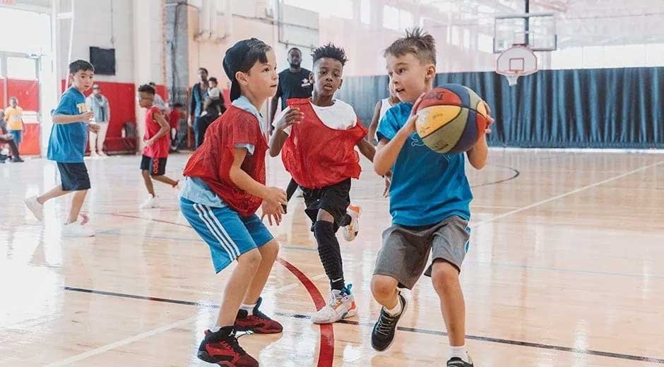 A Parent's Guide to Supporting Kids in Youth Basketball Teams Nearby