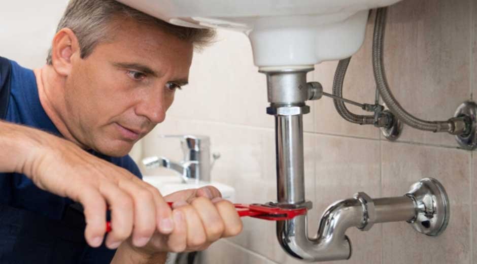 How-to-Choose-the-Right-Professional-Plumbing-Services-for-Your-Home