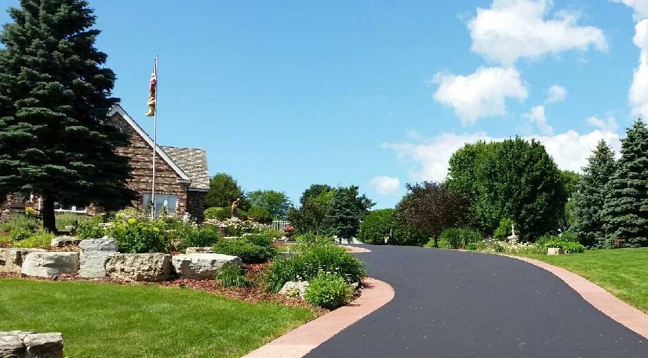 The-Complete-Guide-to-Driveway-Asphalt-Paving-Benefits-and-Process