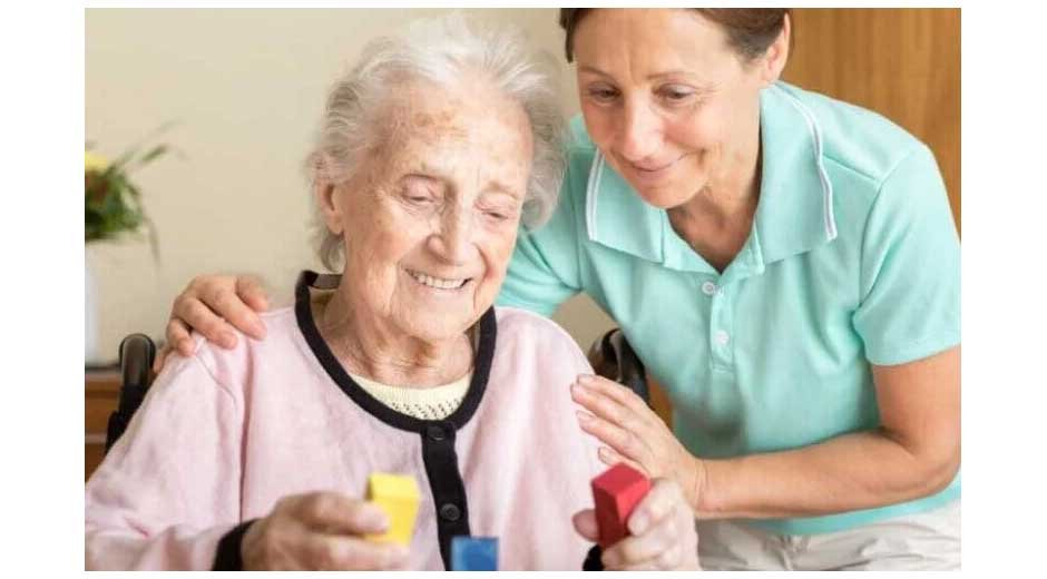 The-Importance-of-Staff-Training-in-Dementia-Care-Centers