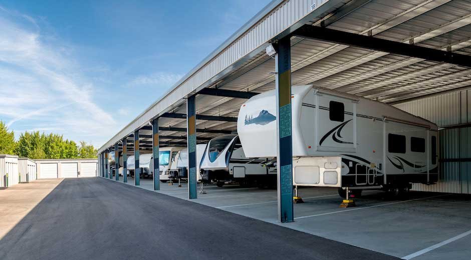 Top-6-Reasons-Why-You-Should-Consider-Boat-and-RV-Storage