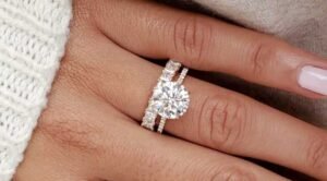 Should I go for a natural or lab-grown diamond engagement ring?